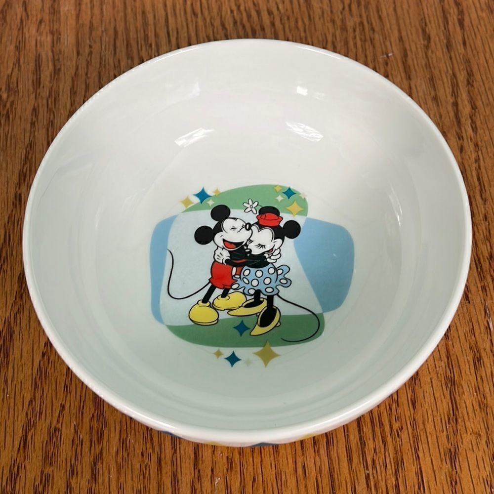 GIBSON DISNEY MICKEY & MINNIE MOUSE BOWL
